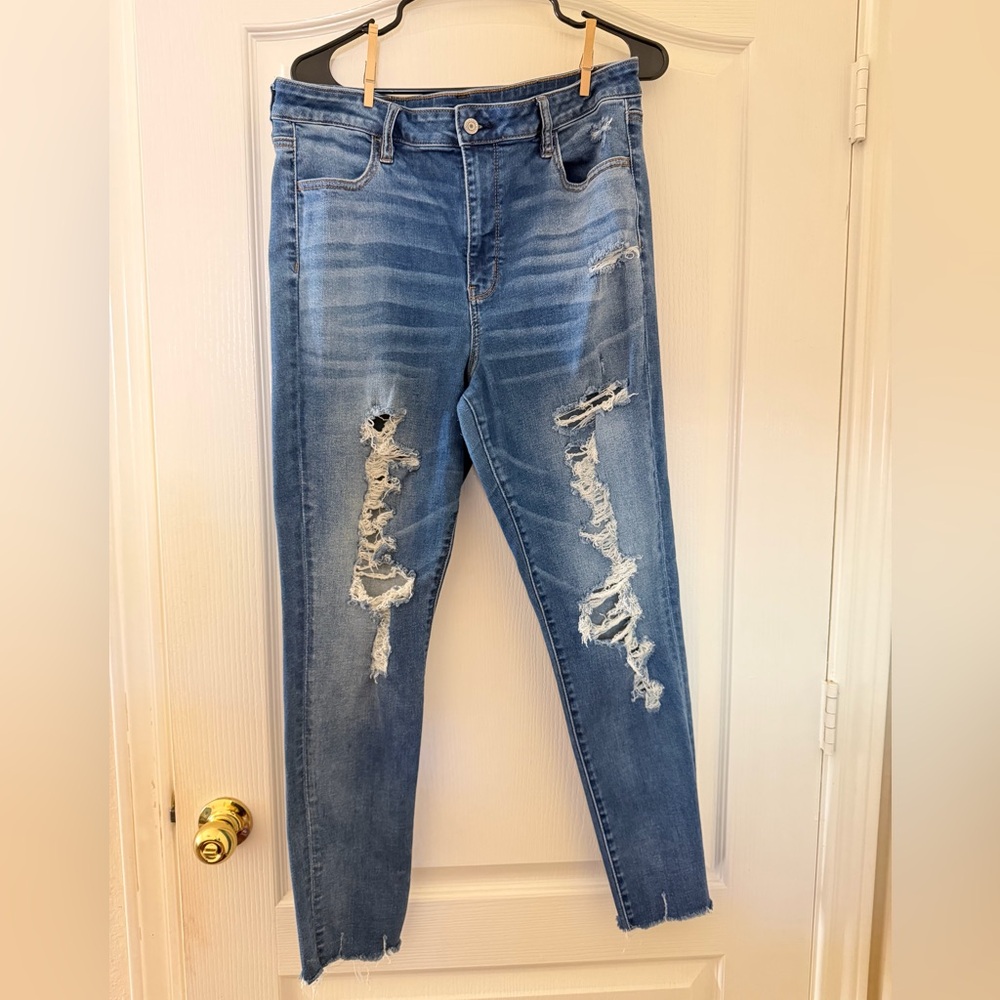 American Eagle Outfitters Distressed Women's Skinny Jeans